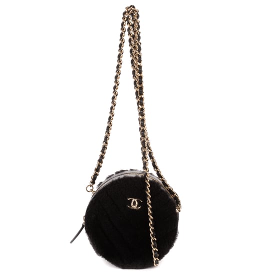 CC Shearling Chevron Round Crossbody Schultertasche - Image 1