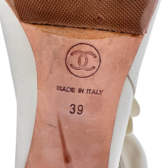 Chanel Camellia Overknee-Stiefel aus weißem Polyester - Image 6