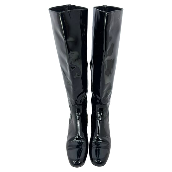 Saint Laurent Glitzer-Kniestiefel mit Absatz aus schwarzem Lackleder - Image 3