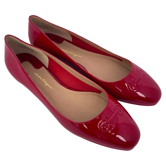 Salvatore Ferragamo Horsebit Ballerinas aus burgunderrotem Lackleder - Image 5