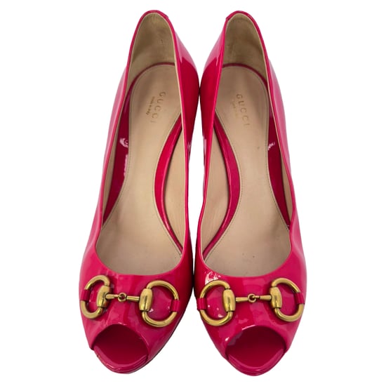 Gucci New Hollywood Horsebit Peep Toe Pumps aus rosa Lackleder - Image 3