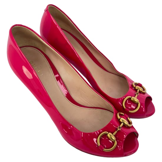 Gucci New Hollywood Horsebit Peep Toe Pumps aus rosa Lackleder - Image 5