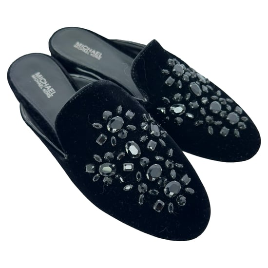 Michael Kors Kristallverzierte Mules aus schwarzem Samt - Image 5