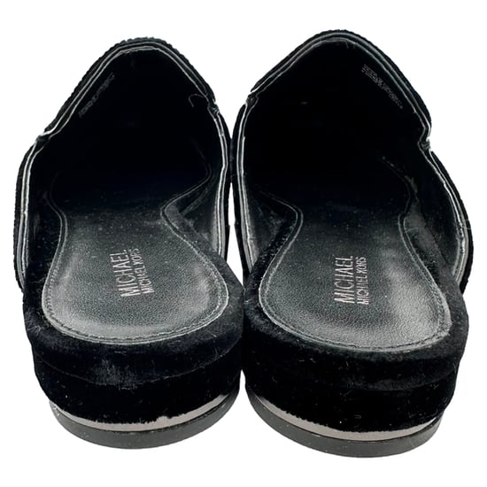 Michael Kors Kristallverzierte Mules aus schwarzem Samt - Image 6