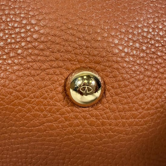 Valentino Light Cuir Rockstud Trapeze Tote aus braunem Leder - Image 5