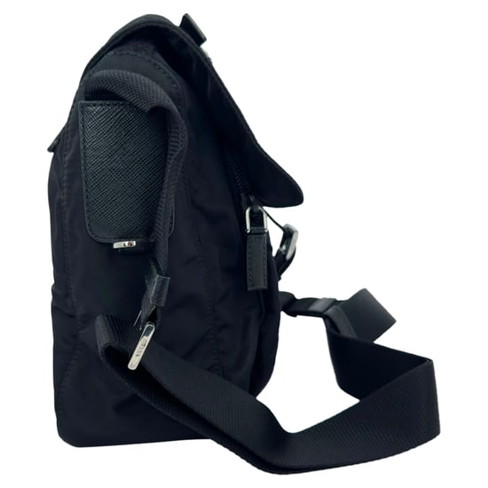 Prada Kleine Messenger Bag mit Schnalle aus schwarzem Nylon - Image 3
