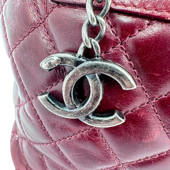 Chanel Kleiner Bergsteig-Rucksack aus burgunderfarbenem Kalbsleder - Image 4
