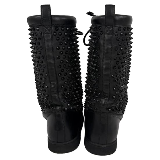 Christian Louboutin Surlapony Stiefel mit Spikes in schwarzem Leder bis zur Mitte der Wade - Image 3