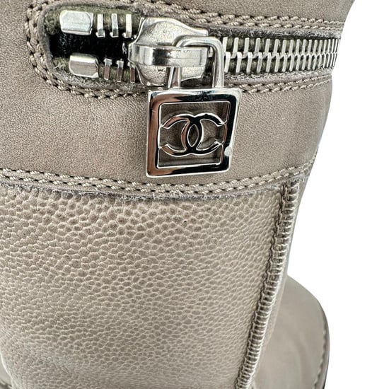 Chanel Motorradstiefel aus braunem Leder - Image 6