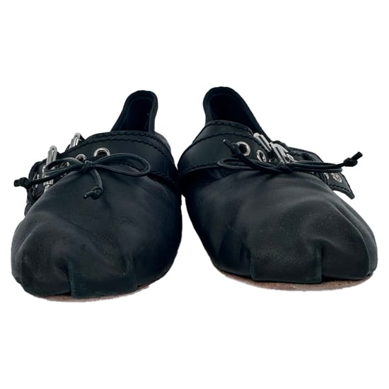 Miu Miu Ballerinas mit Schnallenakzent aus schwarzem Leder - Image 2