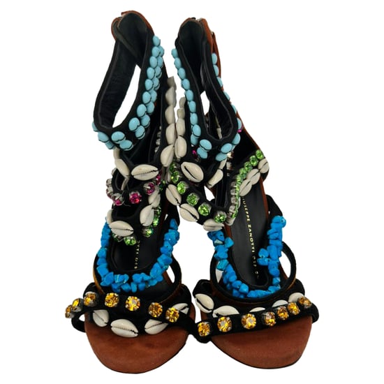 Giuseppe Zanotti Muschelschalen, mit Strass und Perlen verzierte Sandalen aus braunem Wildleder - Image 2