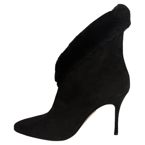 Manolo Blahnik Nestanu 105 Ankle Boots mit Pelzbesatz aus schwarzem Wildleder - Image 4