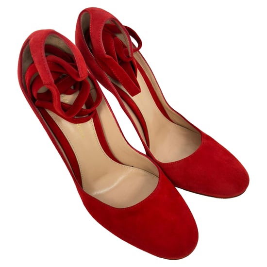 Gianvito Rossi Rote Wildleder-Pumps mit runder Spitze und Riemchen - Image 5