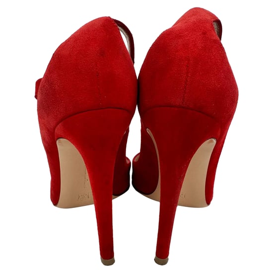 Gianvito Rossi Rote Wildleder-Pumps mit runder Spitze und Riemchen - Image 6