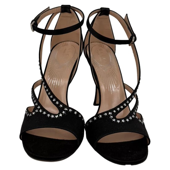 Gucci Stern-besetzte GG Sandalen aus schwarzem Satin - Image 2