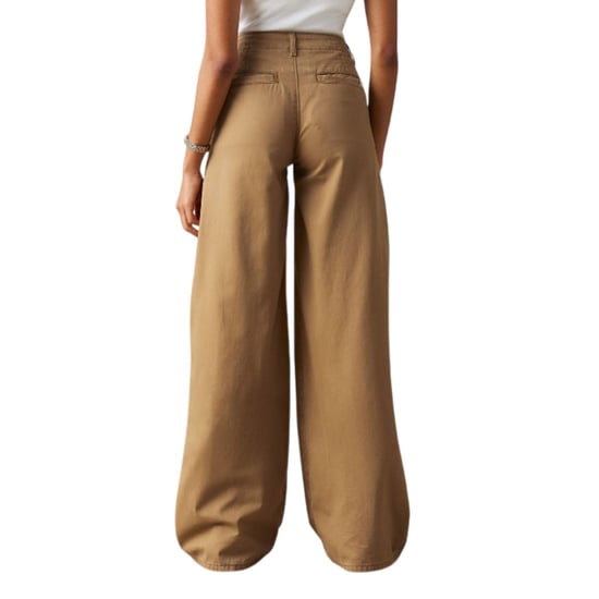 Levis - "Big Yikes" Chino für Damen (Hermelin) - Image 3