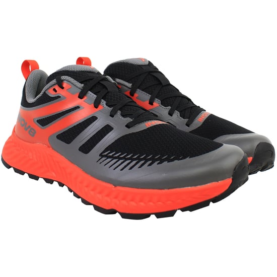 Inov-8 Trailfly Herren Schwarze/Feurige Rote Laufschuhe (Breite Passform) - Image 2
