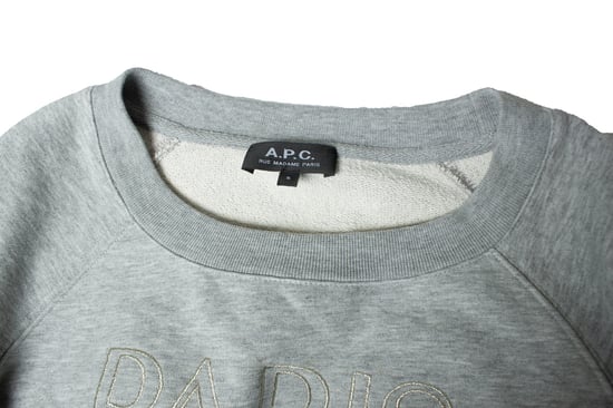 A.P.C., grauer Rundhalspullover mit PARIS-Aufdruck - Image 5