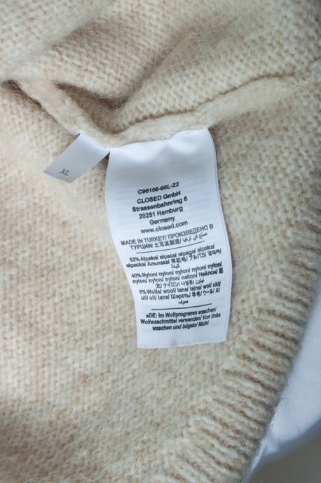Geschlossene, beige Strickjacke - Image 6