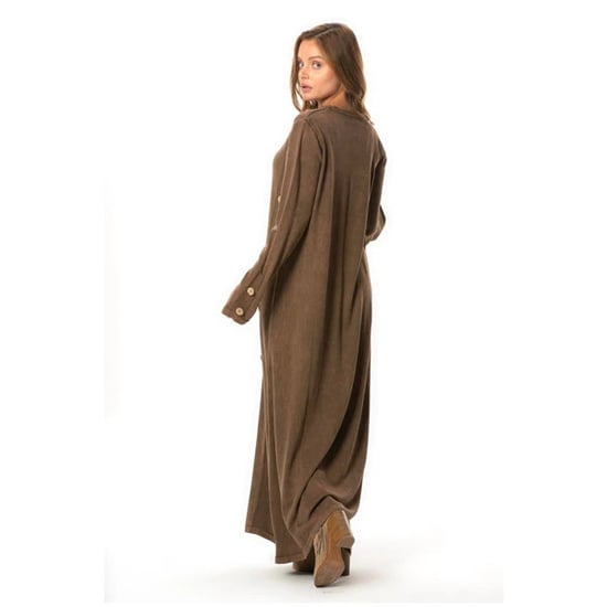 Langärmeliges, braunes Strickkleid mit Rundhalsausschnitt und Knopfleiste für Herbst und Winter. - Image 5