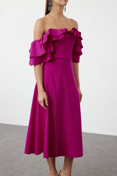 Kurzes, gerades, figurbetontes Midikleid in Rosa für Damen, ideal für Abschlussfeiern oder Ballabende - Image 3