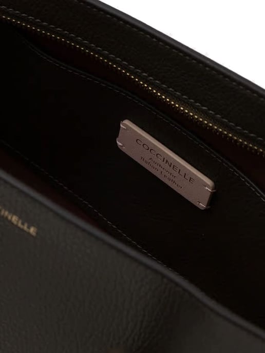 Coccinelle Schultertasche Mud - Image 6