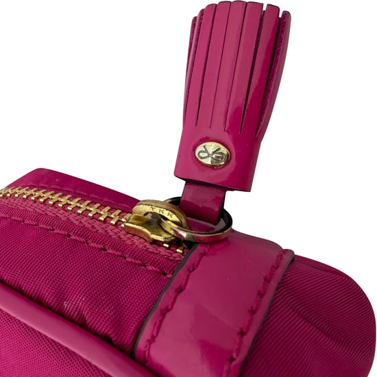 Anya Hindmarch Kameratasche mit Reißverschluss aus pinkfarbenem Nylon - Image 4