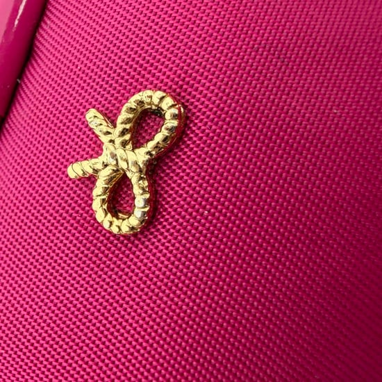 Anya Hindmarch Kameratasche mit Reißverschluss aus pinkfarbenem Nylon - Image 6