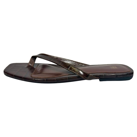 Totemé The Flip-Flop Flip-Flops in Kroko-Optik aus braunem Leder - Image 6