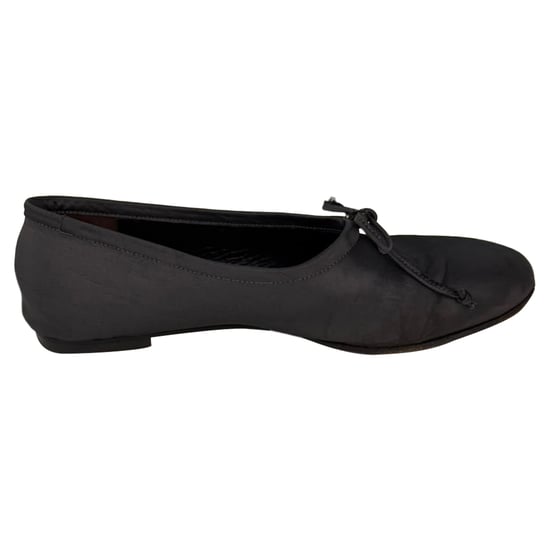 By Far Agnes bezogene hochgeschnittene Ballerinas aus schwarzem Seidensatin - Image 1