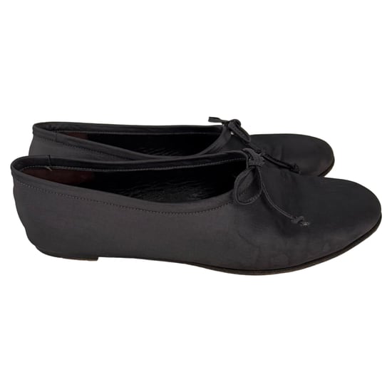 By Far Agnes bezogene hochgeschnittene Ballerinas aus schwarzem Seidensatin - Image 4