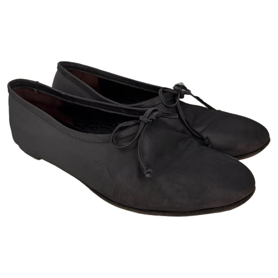By Far Agnes bezogene hochgeschnittene Ballerinas aus schwarzem Seidensatin - Image 6