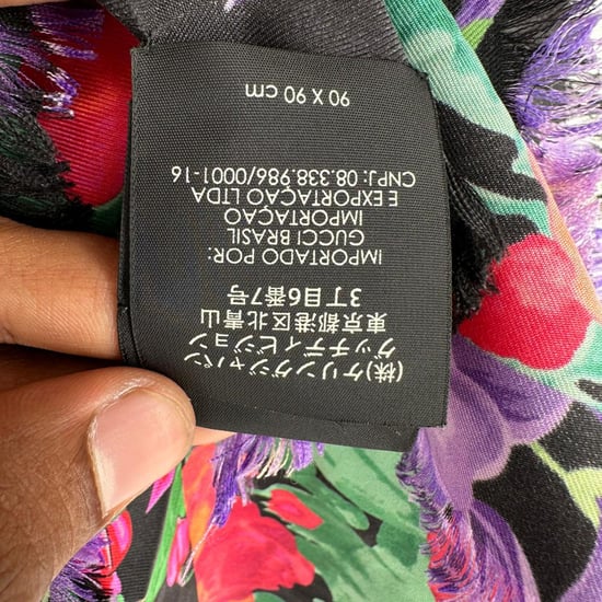 Gucci Schal mit Blumendruck aus mehrfarbigem Seide - Image 3