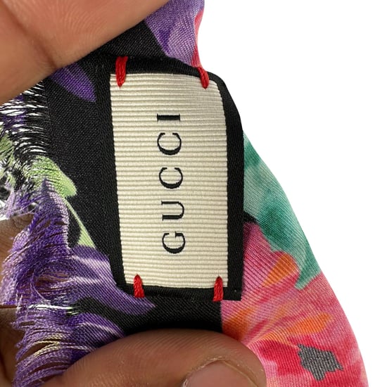 Gucci Schal mit Blumendruck aus mehrfarbigem Seide - Image 5