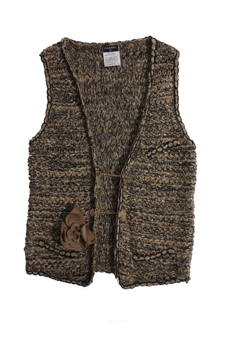 Chanel, hellbraune Bouclé-Weste mit goldenen Knöpfen - Image 2