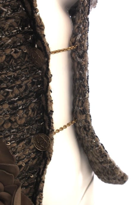 Chanel, hellbraune Bouclé-Weste mit goldenen Knöpfen - Image 6