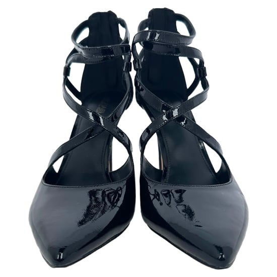 Michael Kors Catia Pumps mit Kreuzriemchen aus schwarzem Lackleder - Image 2