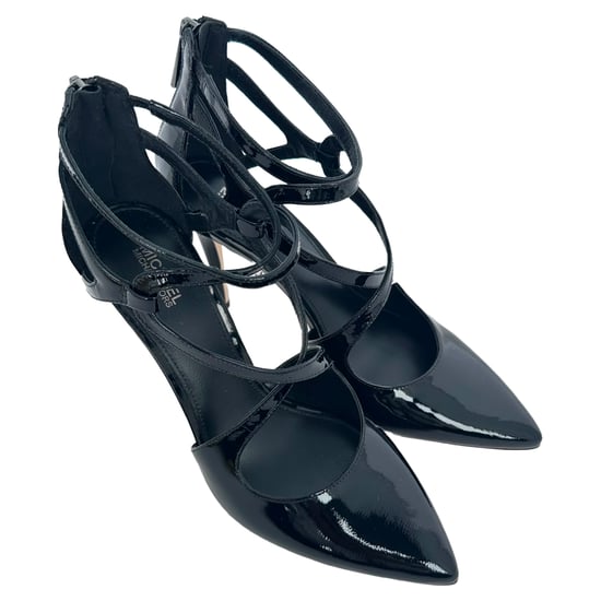 Michael Kors Catia Pumps mit Kreuzriemchen aus schwarzem Lackleder - Image 5