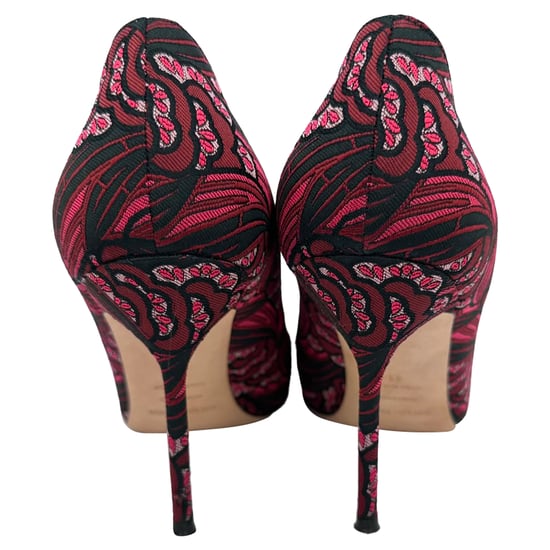 Sergio Rossi Pumps mit spitzem Zehenbereich aus schwarzem Canvas mit Blumenmuster - Image 6