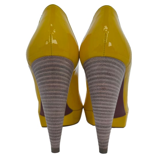 Lanvin Peeptoe-Plateau-Pumps aus gelbem Lackleder - Image 6