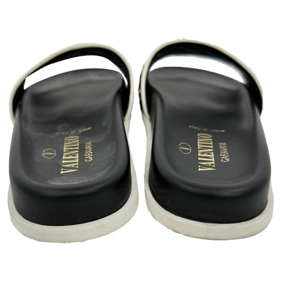 Valentino Garavani Rockstud-Sandalen aus schwarzem Leder - Image 4