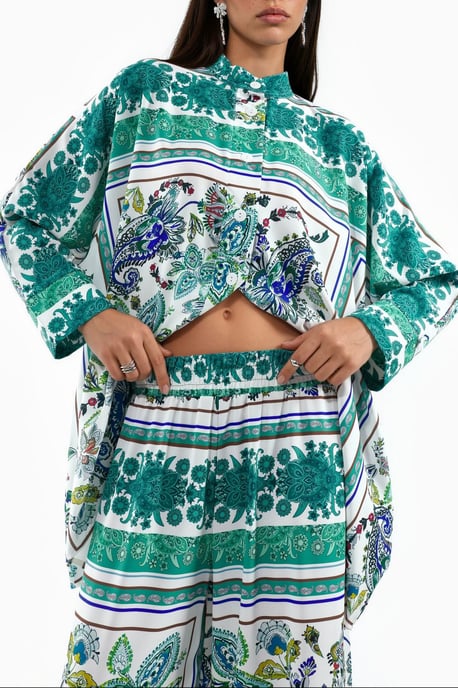 Musterbluse mit V-Ausschnitt und weiten Hosen Set - Image 4
