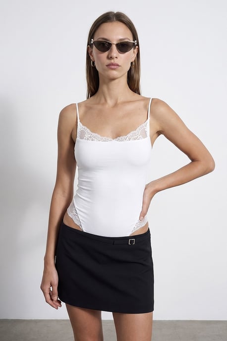 Spitzen Ärmellose Slim-Fit Body Bluse - Image 3