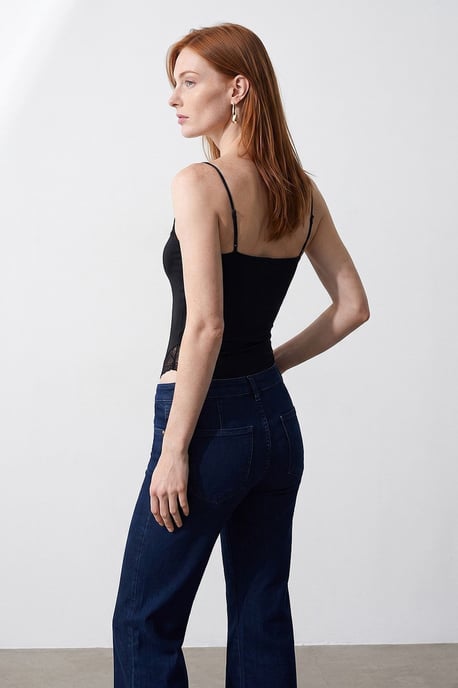 Spitzen Ärmellose Slim-Fit Body Bluse - Image 2