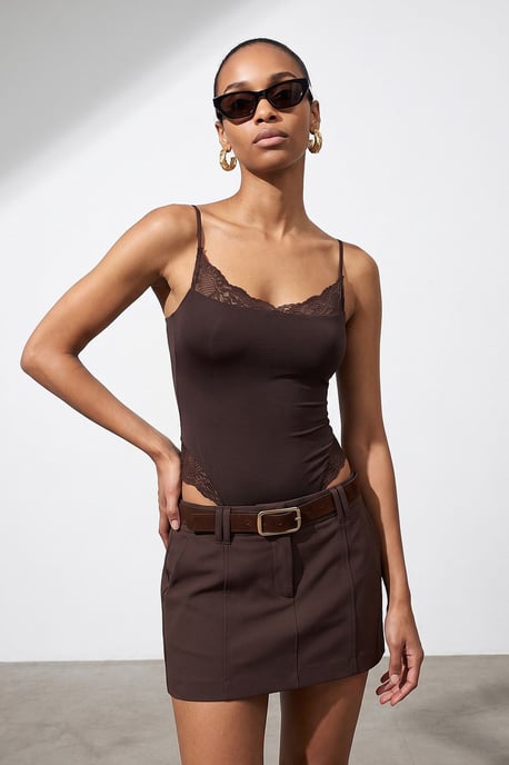 Spitzen Ärmellose Slim-Fit Body Bluse - Image 1