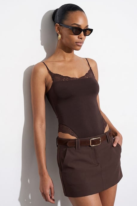 Spitzen Ärmellose Slim-Fit Body Bluse - Image 2
