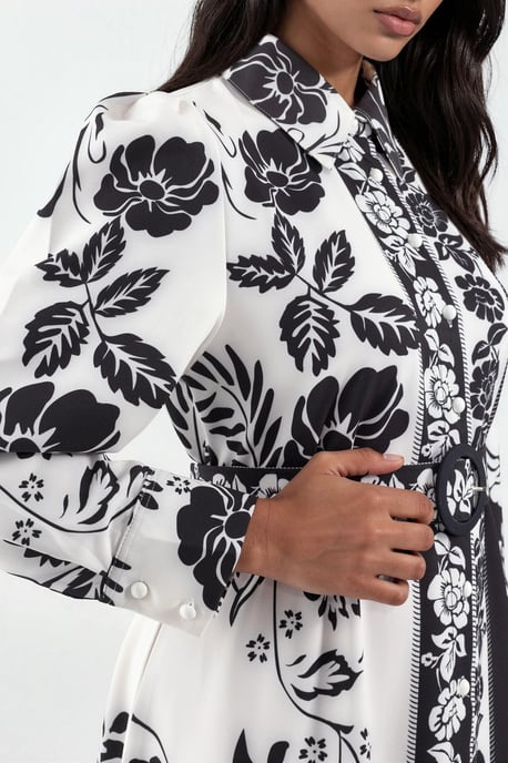 Blumiges Maxikleid mit Gürtel - Image 4