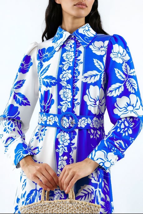 Blumiges Maxikleid mit Gürtel - Image 4