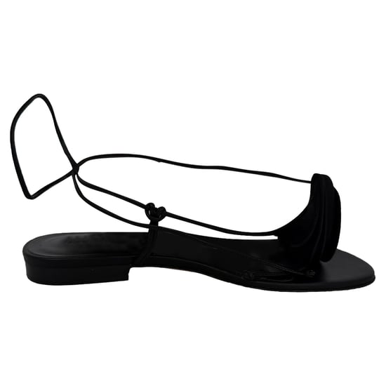 Magda Butrym Sandalen mit floraler Applikation aus schwarzem Leder - Image 1