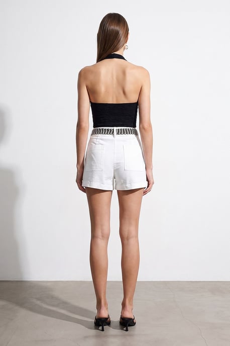 Hoch geschnittene, maßgeschneiderte Shorts mit Gürtel - Image 3